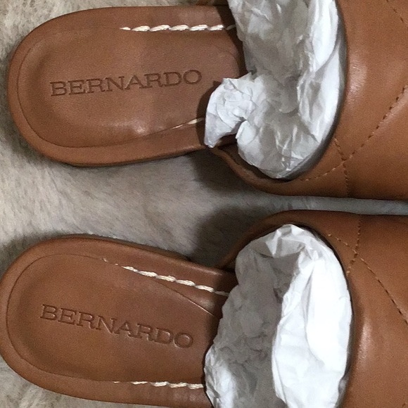 🆕 BERNARDO ”Jemma” Water Resistant Slip On Sandal 1.75” Heel Tan Color With📦 - Picture 3 of 7